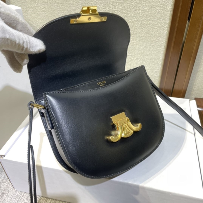 Ce1i*e triomphe bags